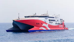 Voyagez avec le service Premium Class sur les lignes Algésiras Ceuta et Tarifa Tanger ville avec La Centrale des Ferries et notre partenaire la compagnie FRS